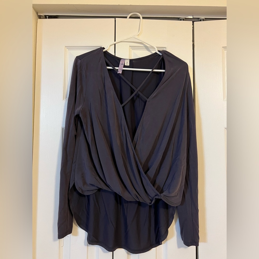 Kind sleeve shirt